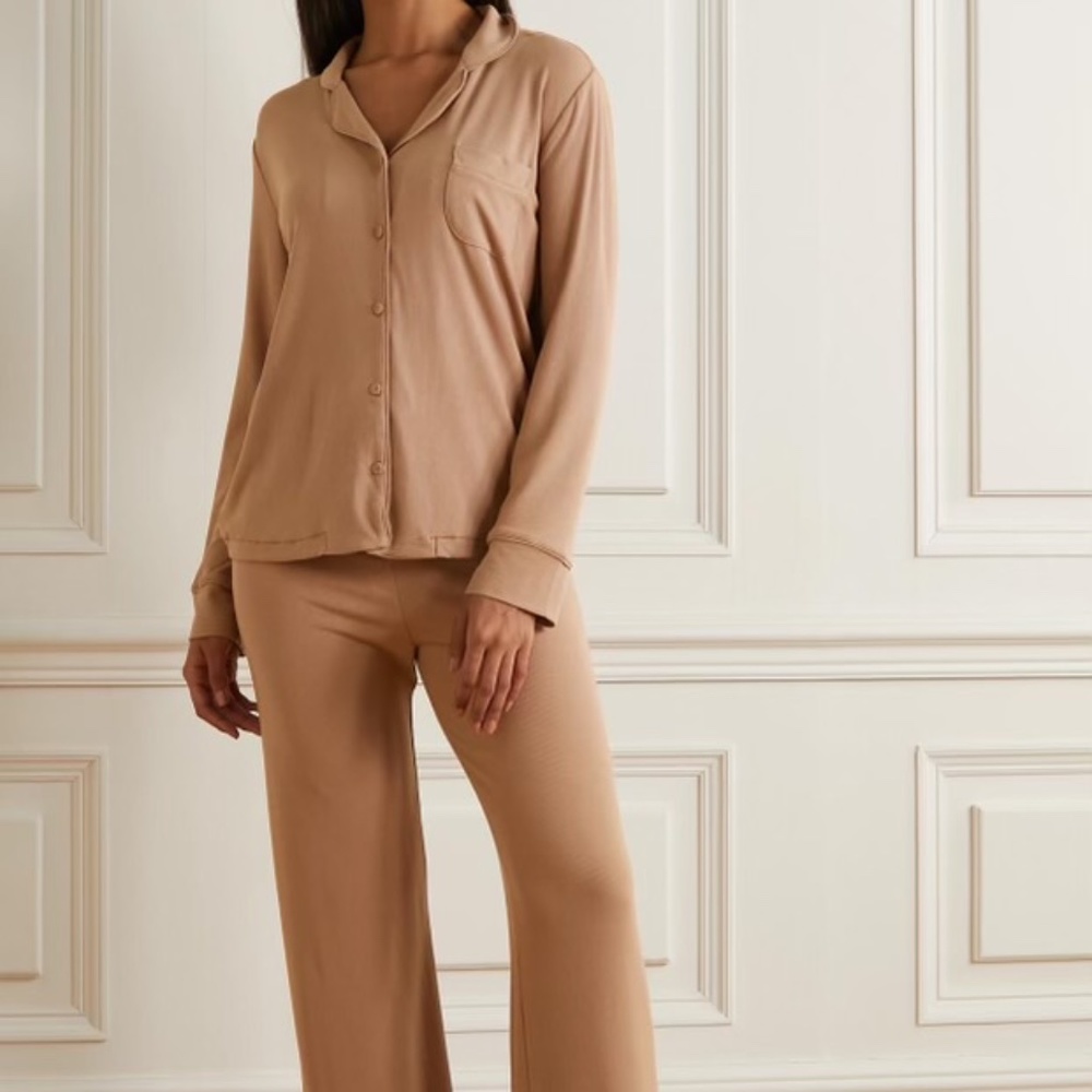 SKIMS Pijama Top Size M SO SOFT GREAT CONDITION